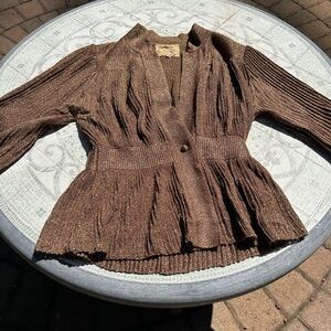 Cyn Les vintage sweater peplum style slightly fixed button waist. Sz 12